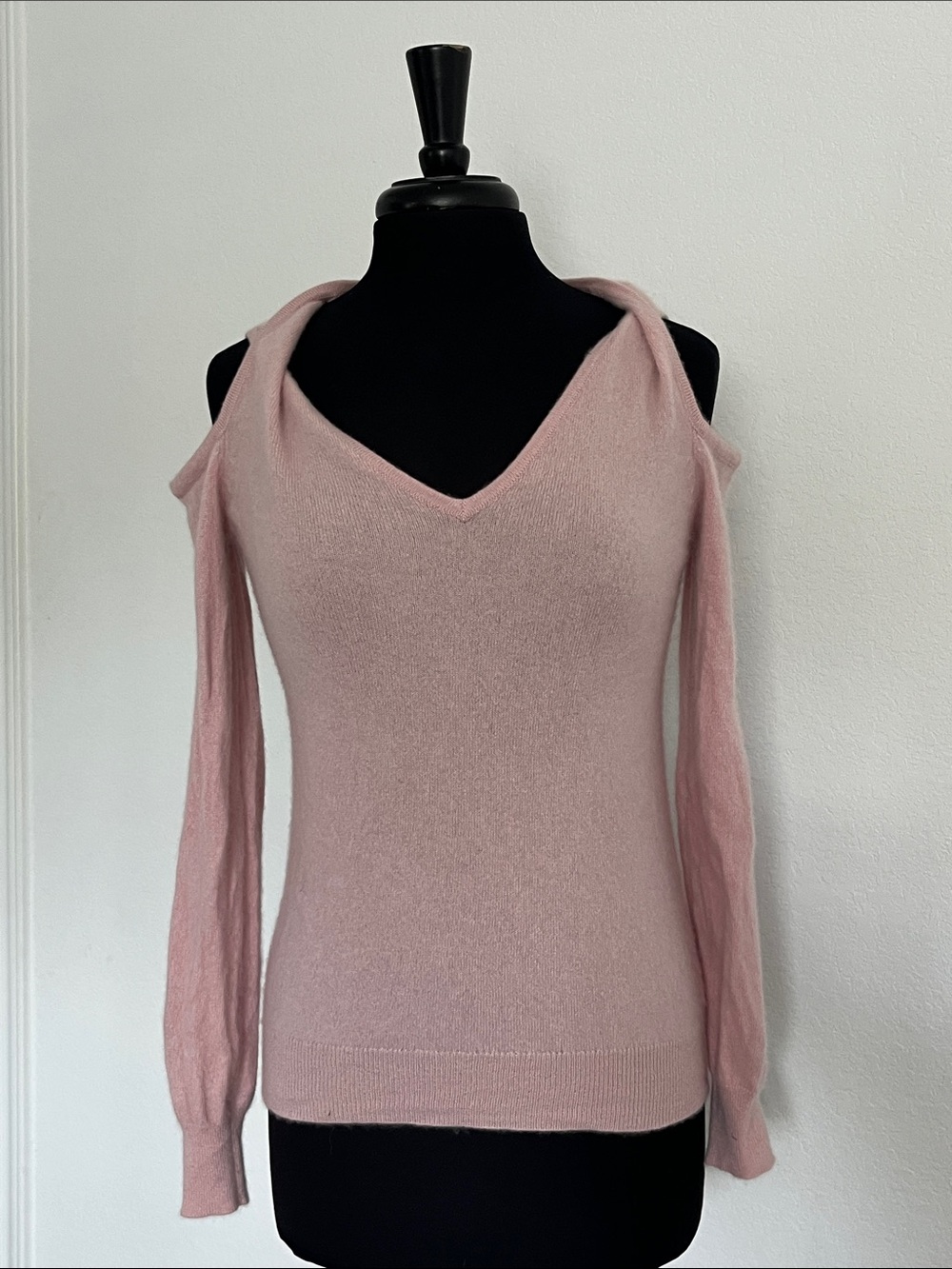 Neiman Marcus pink cashmere Sweater
